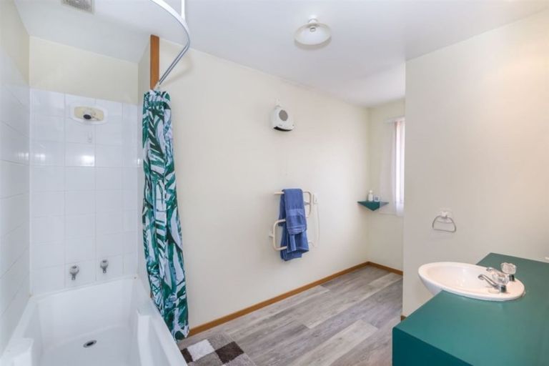 Photo of property in 72a Wildberry Street, Woolston, Christchurch, 8023