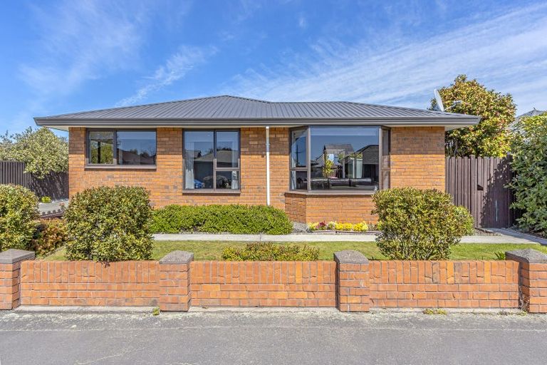 Photo of property in 1/281 Sawyers Arms Road, Bishopdale, Christchurch, 8053