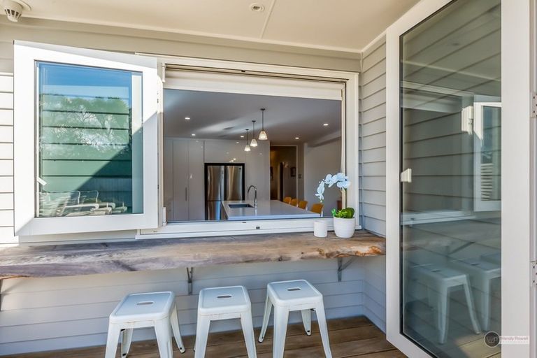 Photo of property in 15 Wilford Street, Woburn, Lower Hutt, 5011