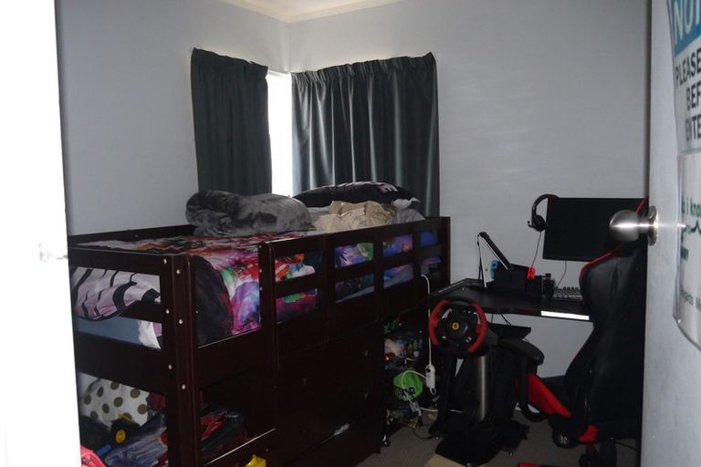 Photo of property in 1/11 Ballater Place, Highland Park, Auckland, 2010