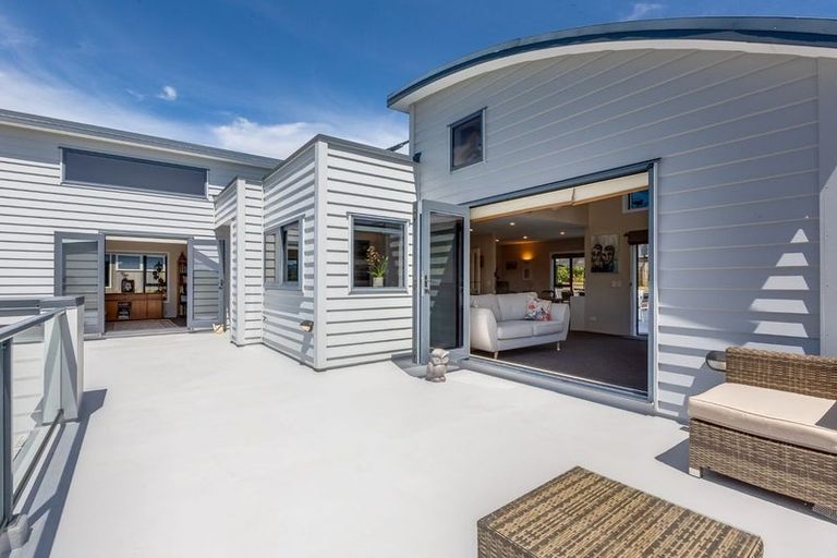 Photo of property in 8 Bowsprit Way, Whitby, Porirua, 5024