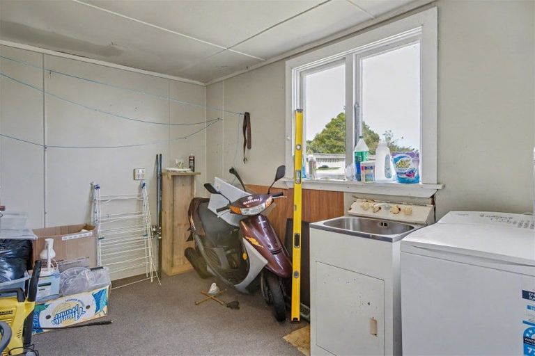 Photo of property in 136 Russell Street, Westport, 7825