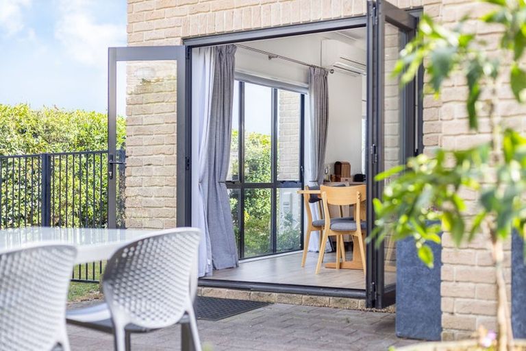 Photo of property in 2 Georgia Grove, Paraparaumu, 5032