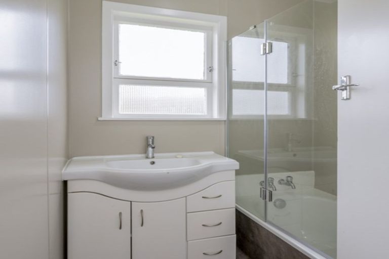 Photo of property in 24 Ferguson Street, Levin, 5510