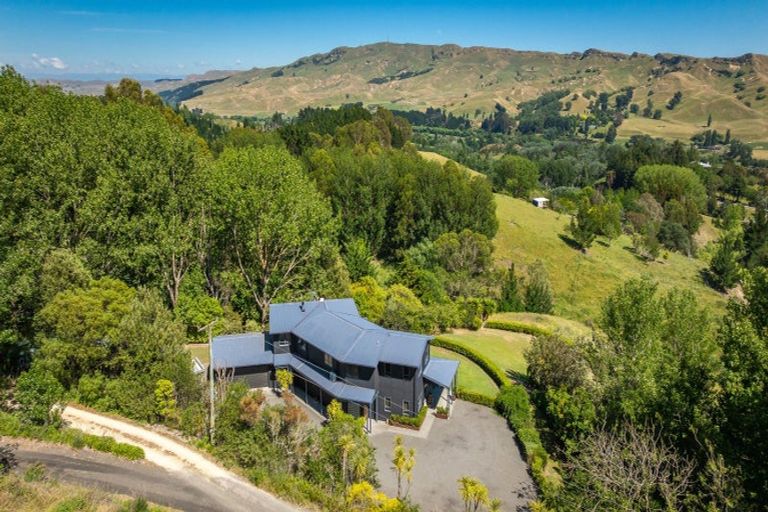 Photo of property in 35 Raratu Road, Kahuranaki, Havelock North, 4295