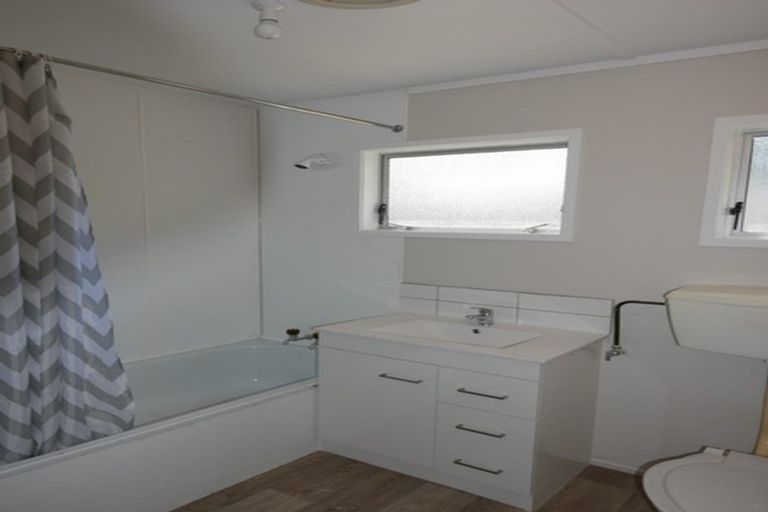 Photo of property in 1/10 Gloaming Place, Conifer Grove, Takanini, 2112