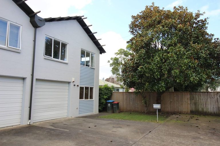 Photo of property in 12 Pecan Place, Avondale, Auckland, 0600