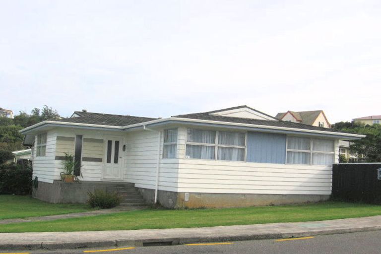Photo of property in 1 Lomita Road, Johnsonville, Wellington, 6037