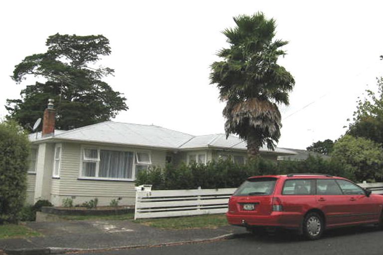 Photo of property in 56 Chippendale Crescent, Birkdale, Auckland, 0626