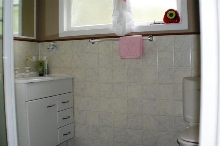 Photo of property in 6 Willow Place, Horahora, Whangarei, 0110