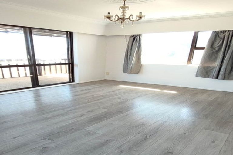 Photo of property in 10/114a Pakuranga Road, Pakuranga, Auckland, 2010