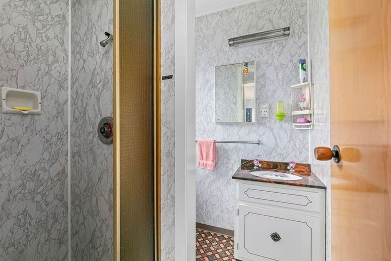 Photo of property in 124 Wellington Road, Wainuiomata, Lower Hutt, 5014