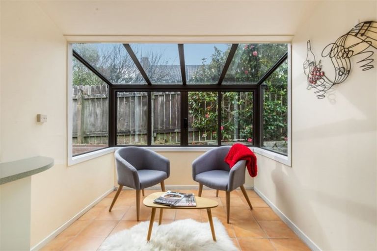 Photo of property in 112 Mark Avenue, Grenada Village, Wellington, 6037