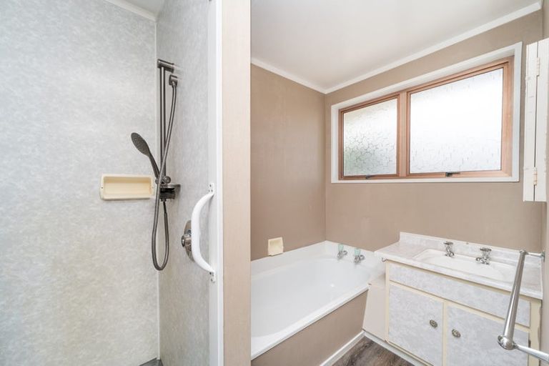 Photo of property in 1 John F Kennedy Drive, Milson, Palmerston North, 4414