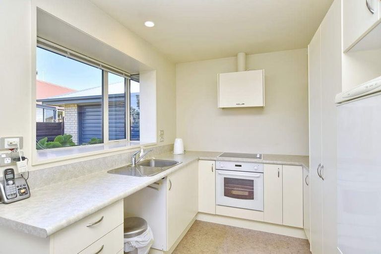 Photo of property in 6 Seadown Crescent, Amberley, 7410