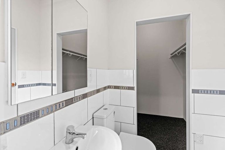 Photo of property in 3 Kirkcaldie Grove, Levin, 5510