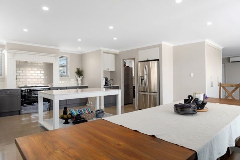 Photo of property in 83 Penetaka Heights, Pyes Pa, Tauranga, 3112