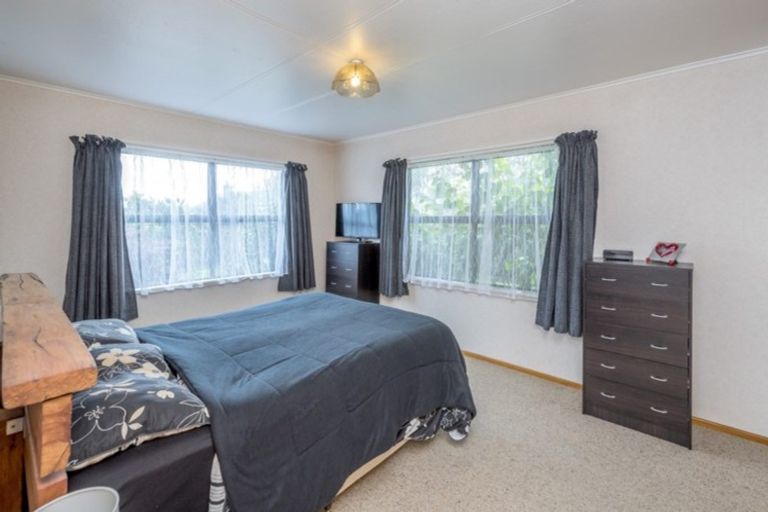 Photo of property in 92a Weraroa Road, Levin, 5510