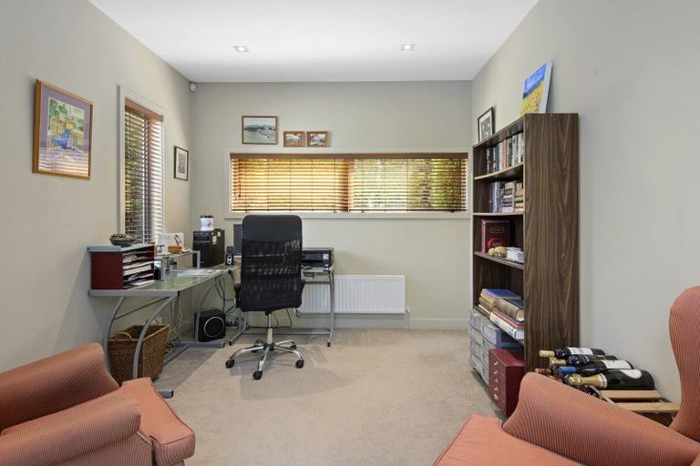 Photo of property in 33 Wroxton Terrace, Merivale, Christchurch, 8014