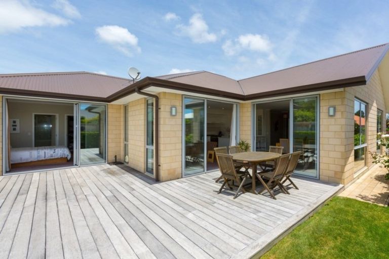 Photo of property in 7a Royal Heights, Glen Avon, New Plymouth, 4312