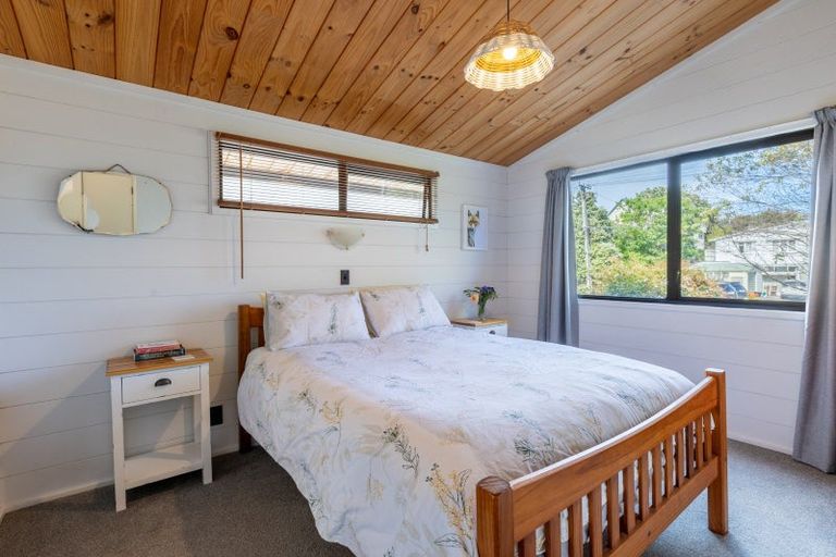 Photo of property in 124-126 Renown Road, Raumati South, Paraparaumu, 5032