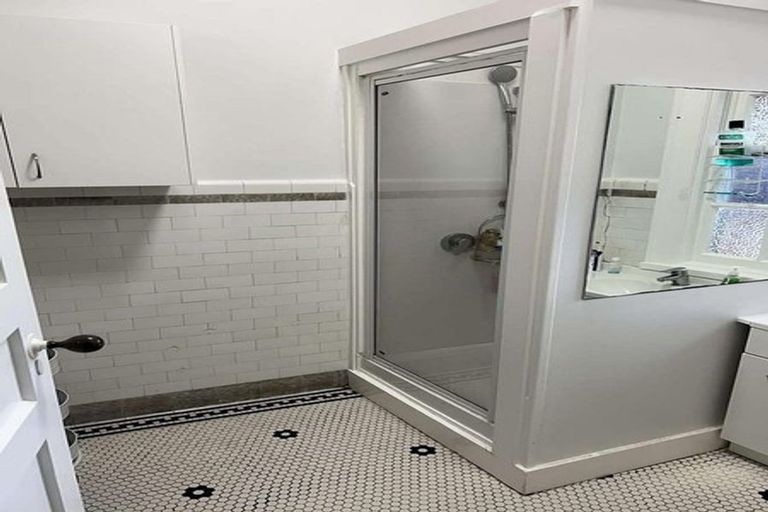 Photo of property in Fire Station Apartments, 54 Northland Road, Northland, Wellington, 6012