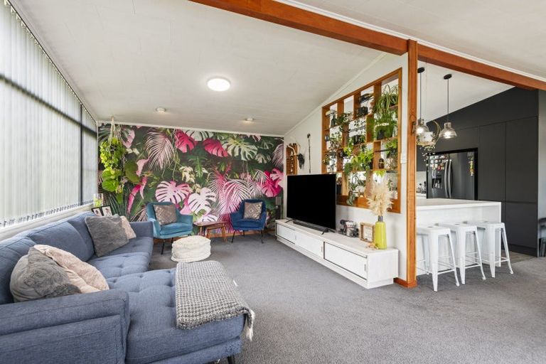 Photo of property in 28 Hammond Street, Marton, 4710