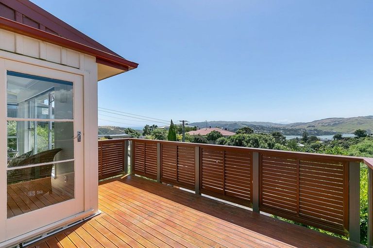 Photo of property in 2 Karoro Place, Paremata, Porirua, 5024