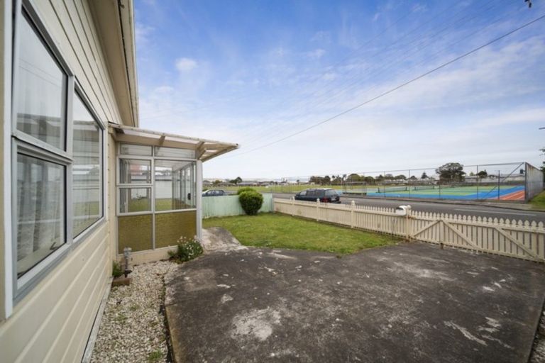 Photo of property in 78 Disraeli Street, Hawera, 4610