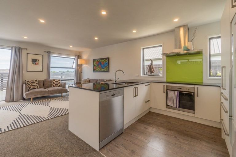 Photo of property in 20b Pakaraka Drive, Papakura, 2110