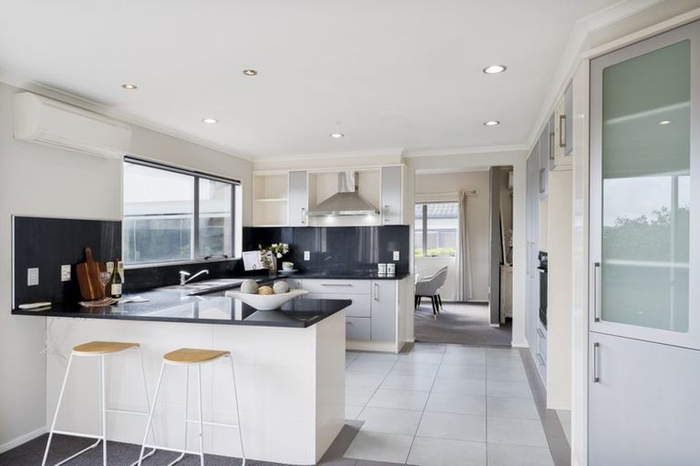 Photo of property in 22 Gala Place, Henderson, Auckland, 0612