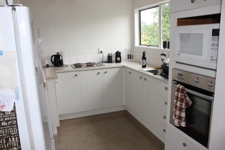 Photo of property in 1/104 Arran Road, Browns Bay, Auckland, 0630