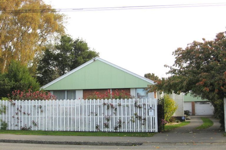 Photo of property in 22 Middlepark Road, Sockburn, Christchurch, 8042