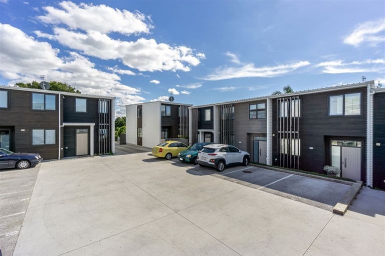 Photo of property in 6/50 Ocean View Road, Northcote, Auckland, 0627