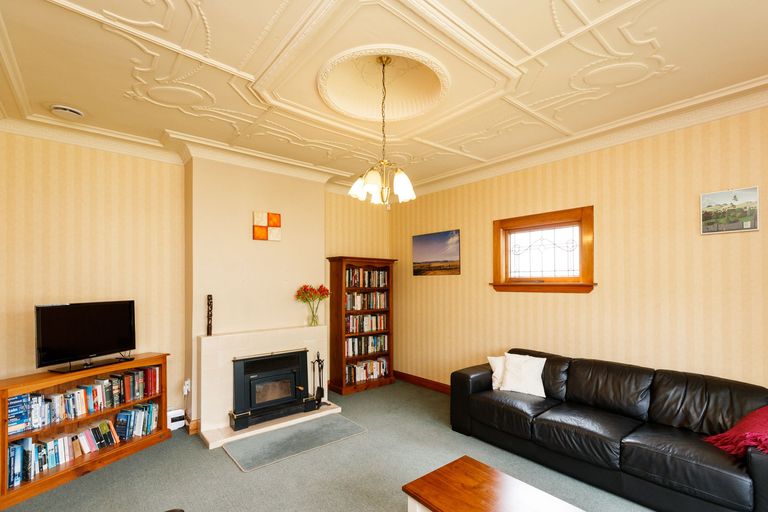 Photo of property in 16 Karamu Avenue, Takaro, Palmerston North, 4410
