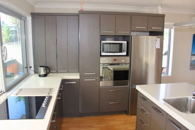 Photo of property in 12 Arawa Lane, Whitianga, 3510