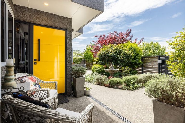 Photo of property in 2a Busby Hill, Havelock North, 4130