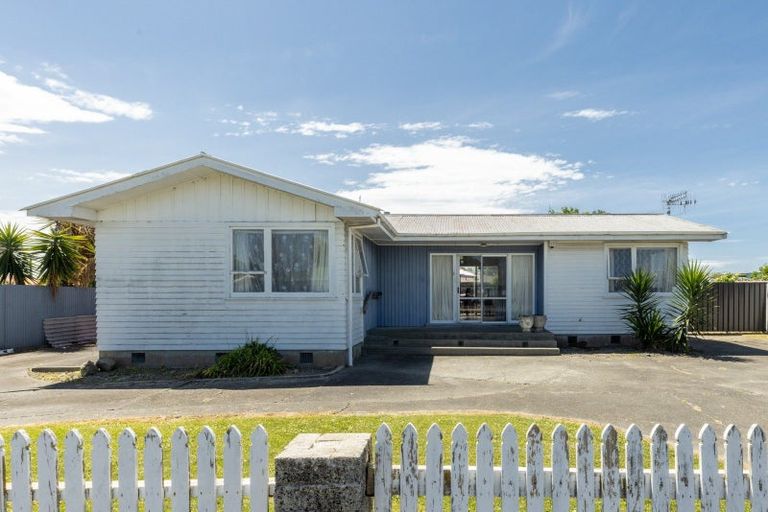Photo of property in 15 Waterworth Avenue, Onekawa, Napier, 4110