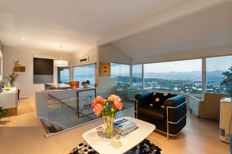 Photo of property in 52 Karepa Street, Brooklyn, Wellington, 6021