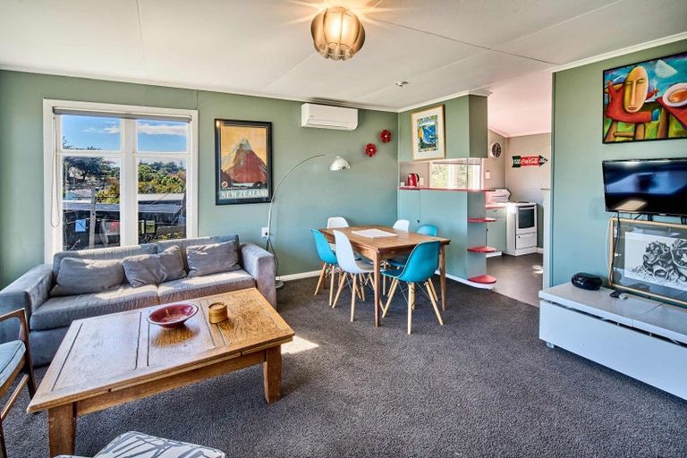 Photo of property in 52 Tutere Street, Waikanae Beach, Waikanae, 5036