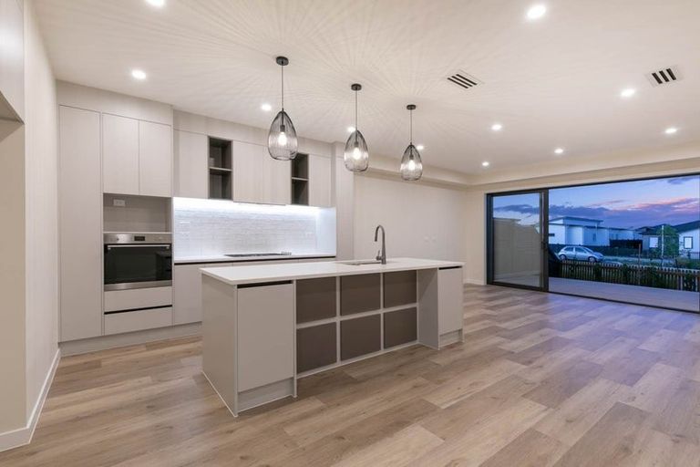 Photo of property in 93a Argent Lane, Wainui, 0932