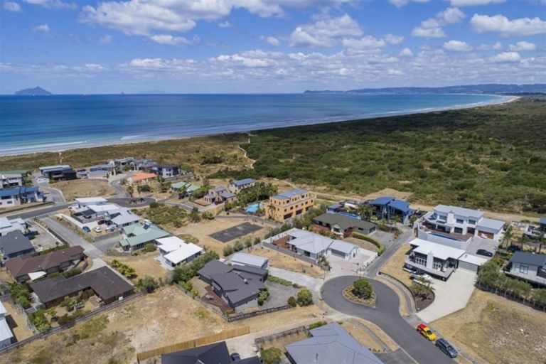 Photo of property in 15 Kihi Place, Ruakaka, 0116