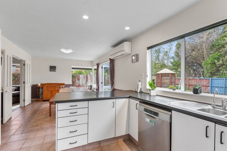 Photo of property in 1 Hadleigh Court, Paraparaumu, 5032