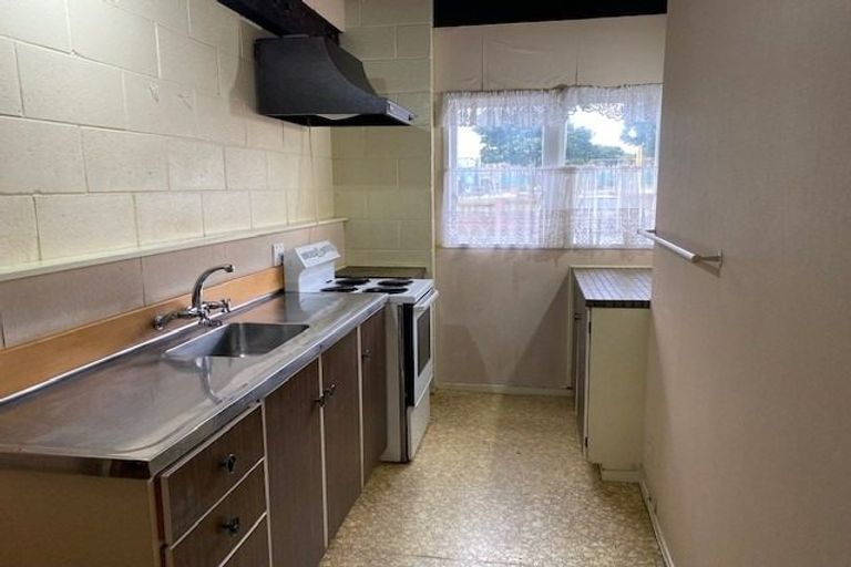 Photo of property in 2/20 Frankmoore Avenue, Johnsonville, Wellington, 6037