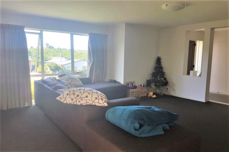 Photo of property in 48 Tongariro Drive, Aotea, Porirua, 5024