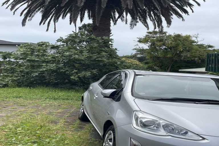 Photo of property in 1/23 Woodcote Drive, Glenfield, Auckland, 0629