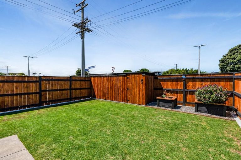 Photo of property in 17 Hira Street, Ohawe, Hawera, 4671