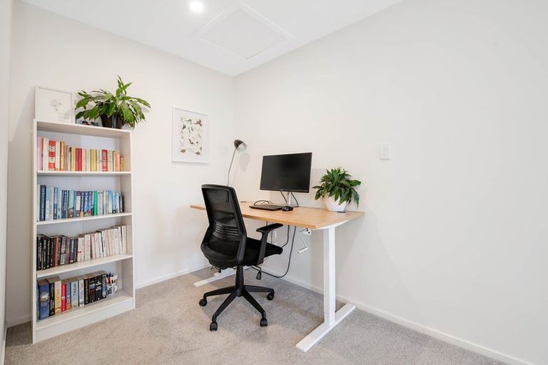 Photo of property in 2/3 Coronation Road, Hillcrest, Auckland, 0627