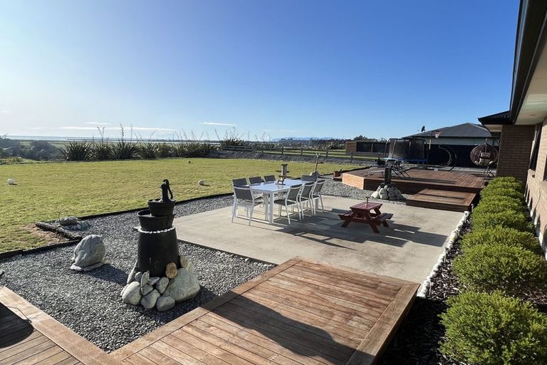 Photo of property in 10 Takutai Terrace, Ruatapu, 7883