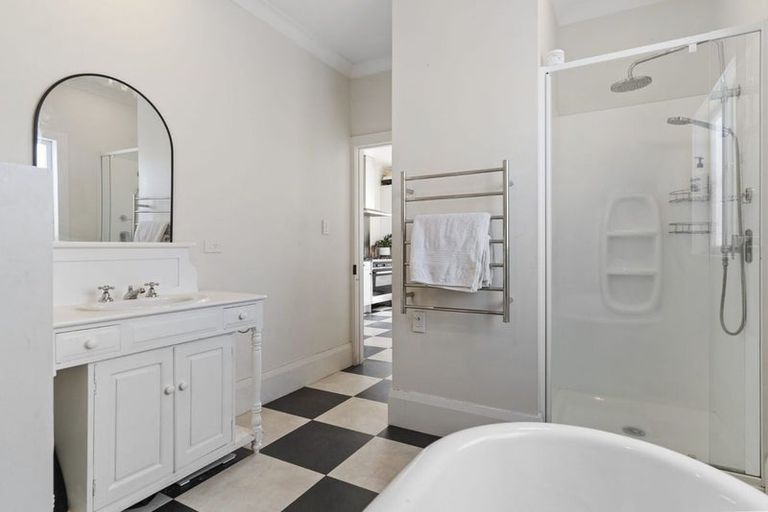 Photo of property in 4a Gloucester Road, Mount Maunganui, 3116